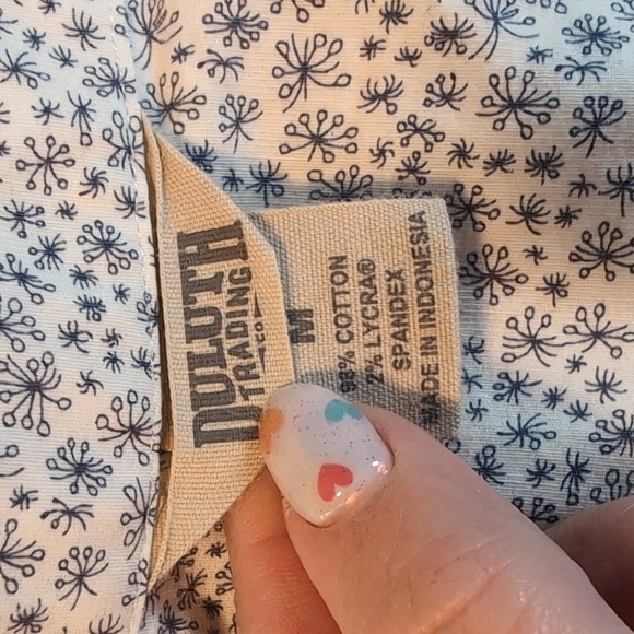DULUTH TRADING CO Wms Medium White Navy Daisy Button Down Long Sleeve - Picture 2 of 13